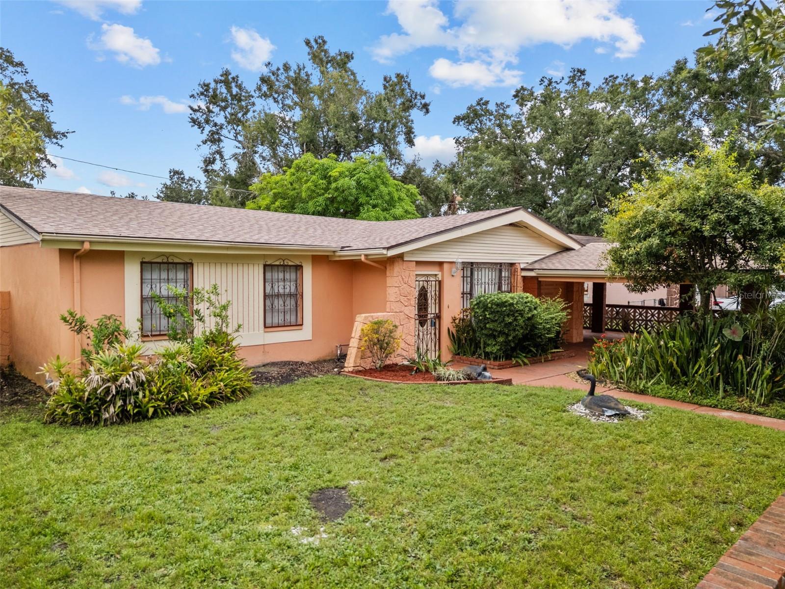 MOVE-IN READY 3BR/2BA HOME – NO HOA OR CDD!
This well-maintained 3-bedroom, 2-bathroom home is ideally located near Causeway Blvd, US 301, and the Selmon Expressway—perfect for commuters! Recent updates include: New Roof (2024), Water Heater (2020), AC (2018), Brand New Carpet (2025), and Fresh Interior Paint. Washer and dryer convey with the home. Spread out with over 2200 sqft of heated and air conditioned space. Enjoy peace and privacy on a large, fully fenced lot with a gate, block fencing, lush mature fruit trees, and tropical landscaping—your own private oasis! No HOA or CDD fees! Convenient to Costco, Brandon Mall, restaurants, supermarkets, and more. You do not want to miss this opportunity. Schedule your showing today!