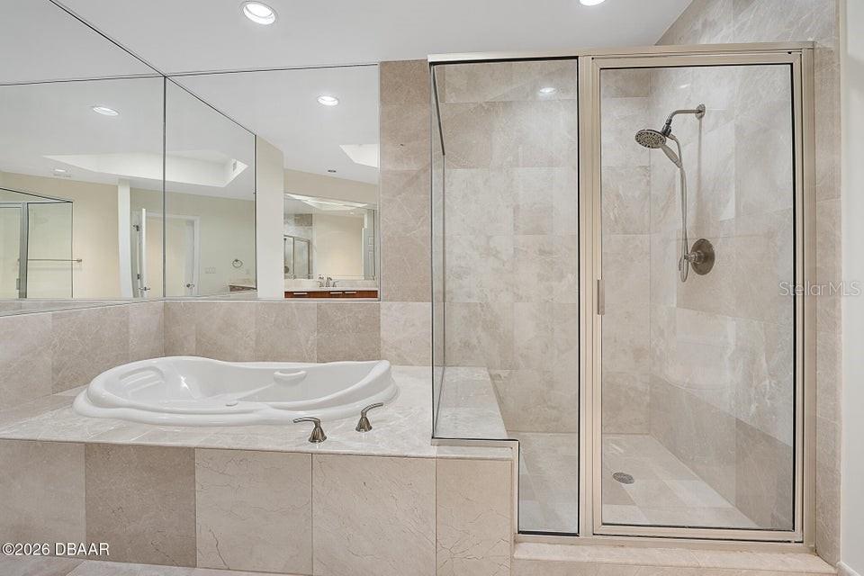 MARINA GRANDE ON HALIFAX - Residential