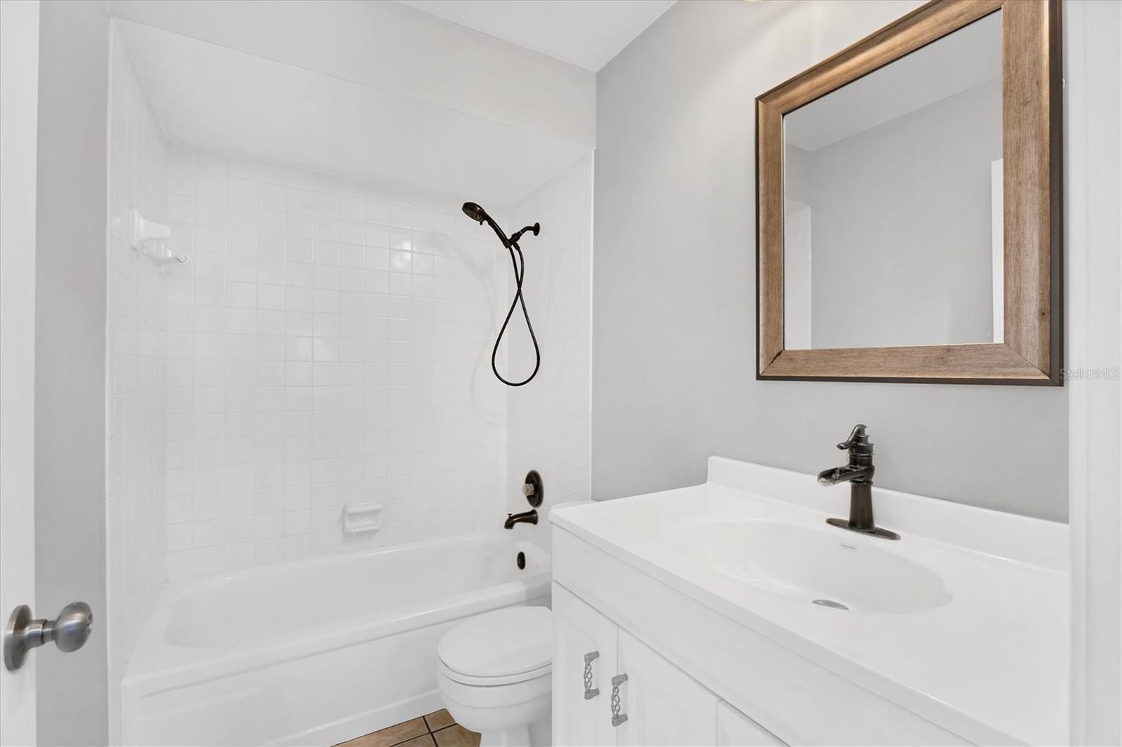 VILLAGE GARDENS PH 1 - Residential