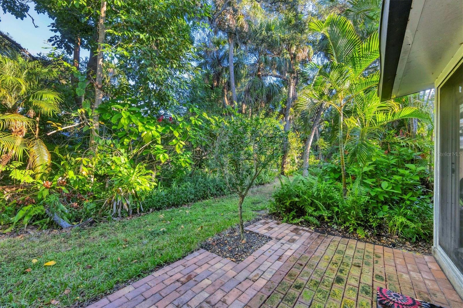 VILLAGE GARDENS PH 1 - Residential