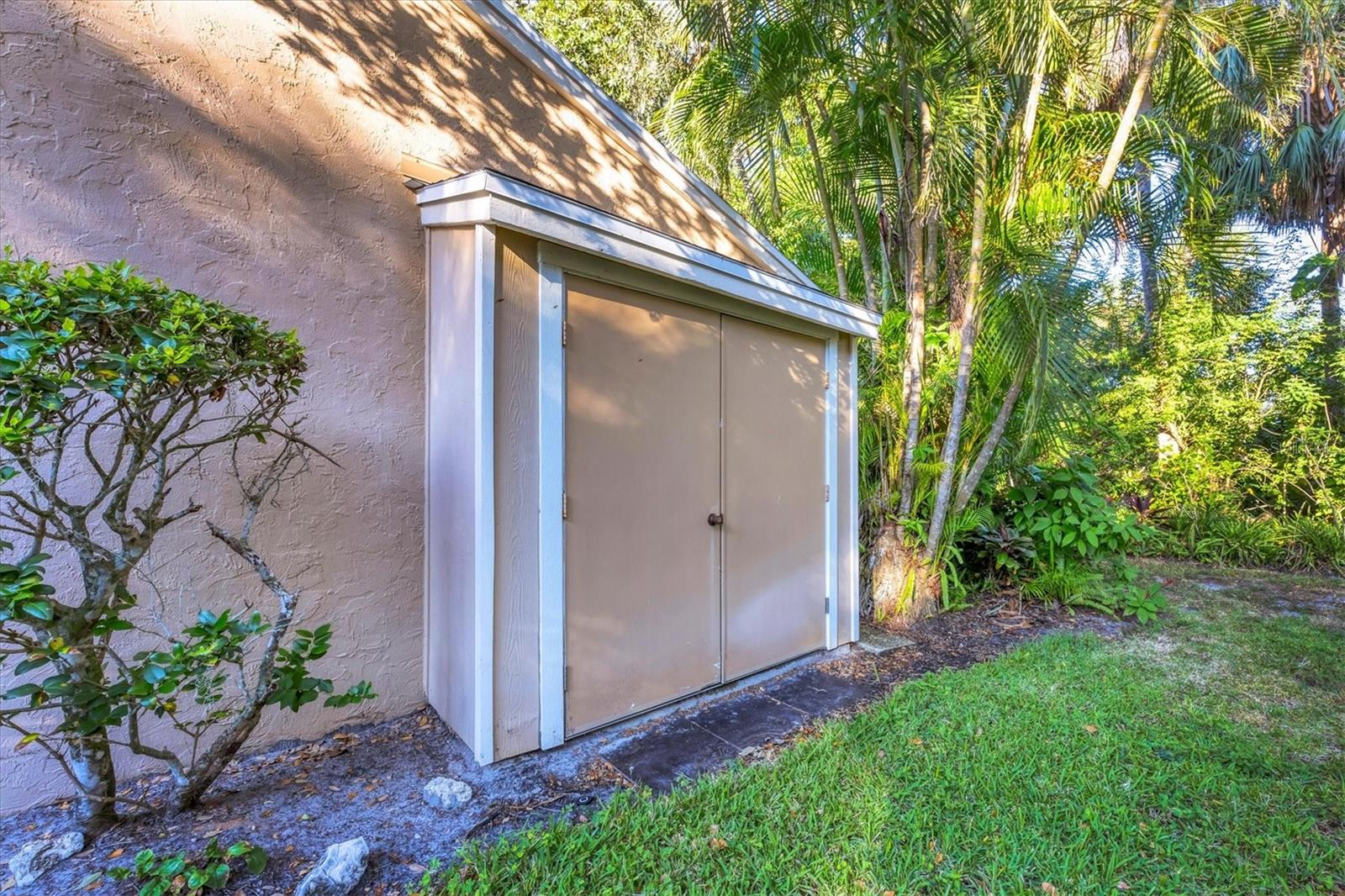 VILLAGE GARDENS PH 1 - Residential