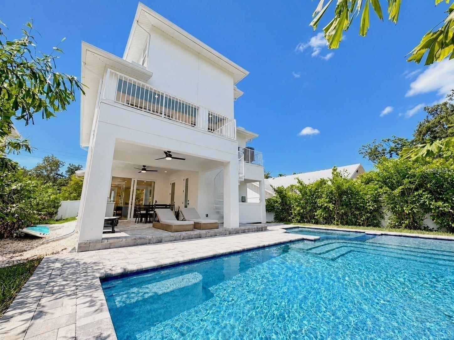 1647 SIESTA DRIVE