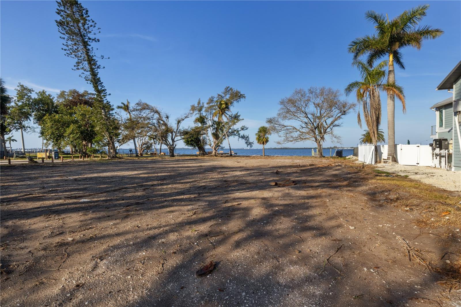 PALMA SOLA PARK - Land