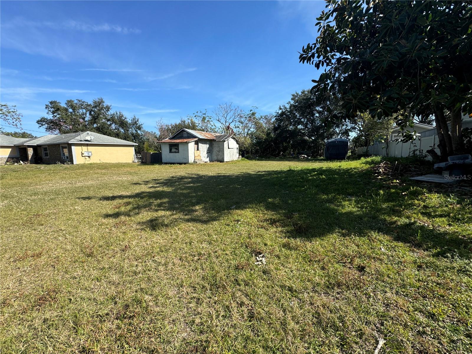 384 RAILROAD AVENUE