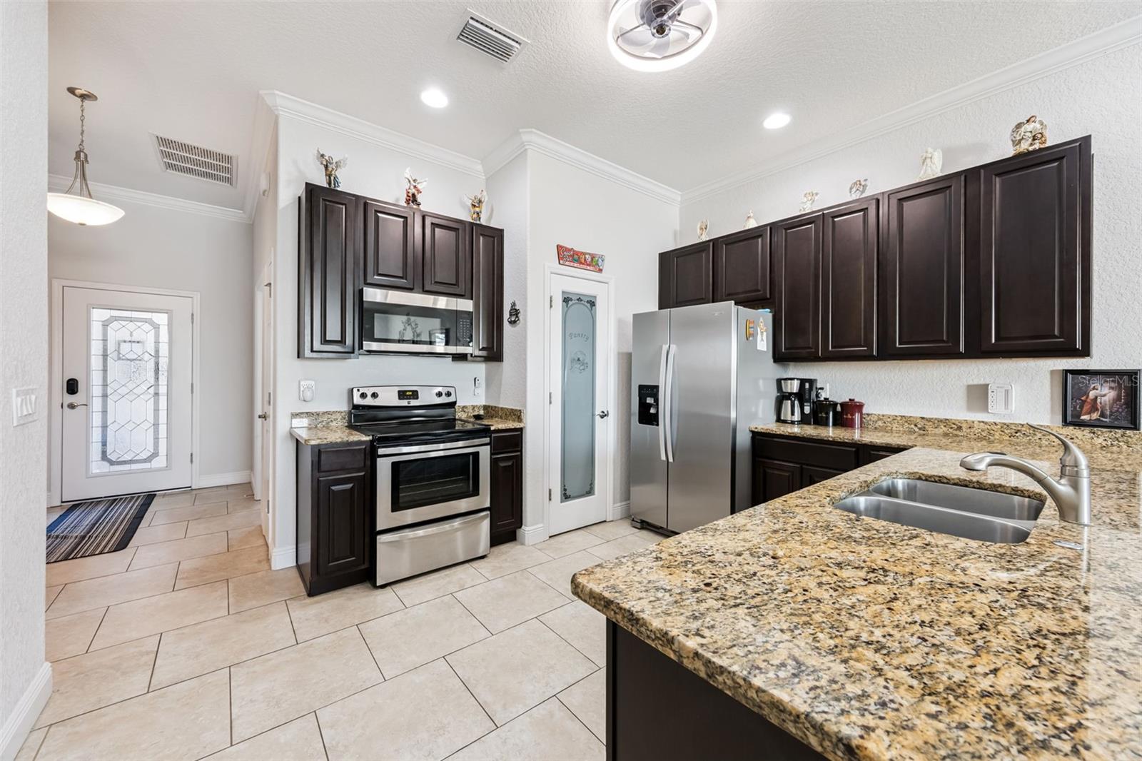 GROVELAND VILLAS AT GREEN GATE - Residential