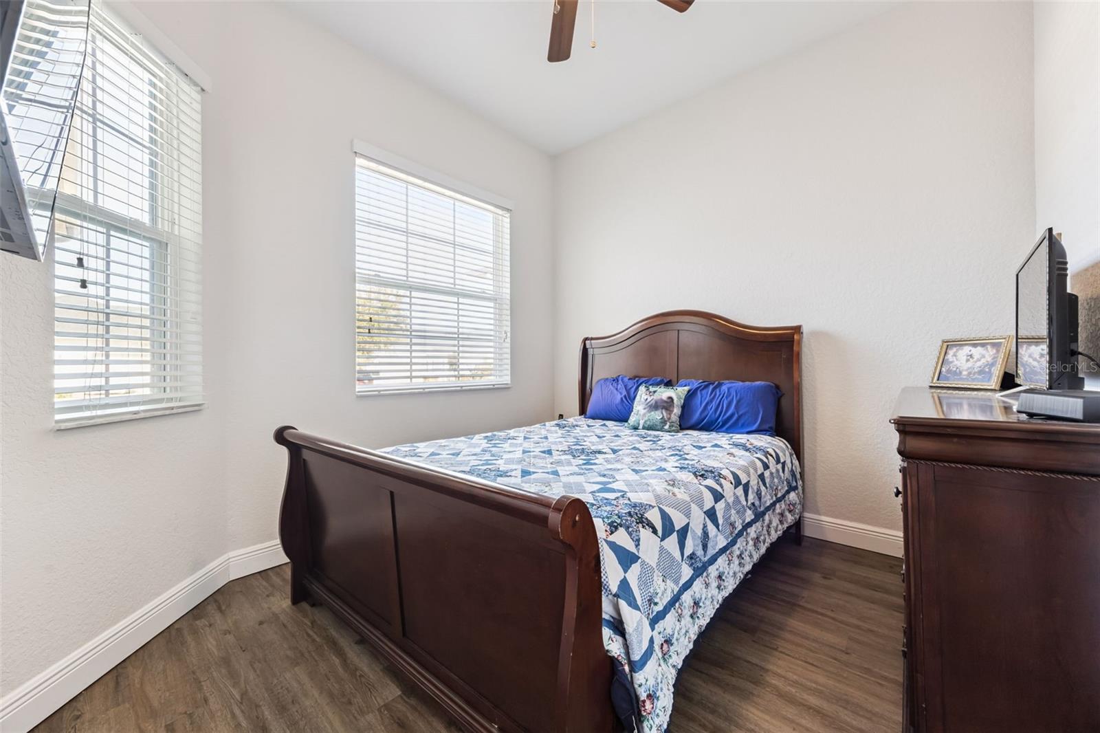 GROVELAND VILLAS AT GREEN GATE - Residential