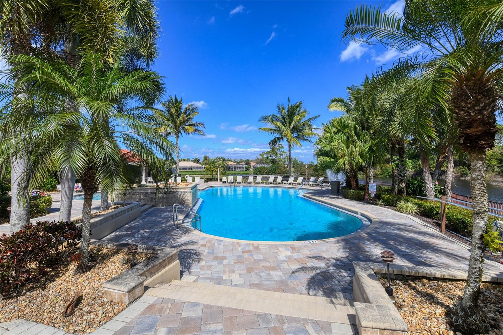 SAWGRASS - Residential