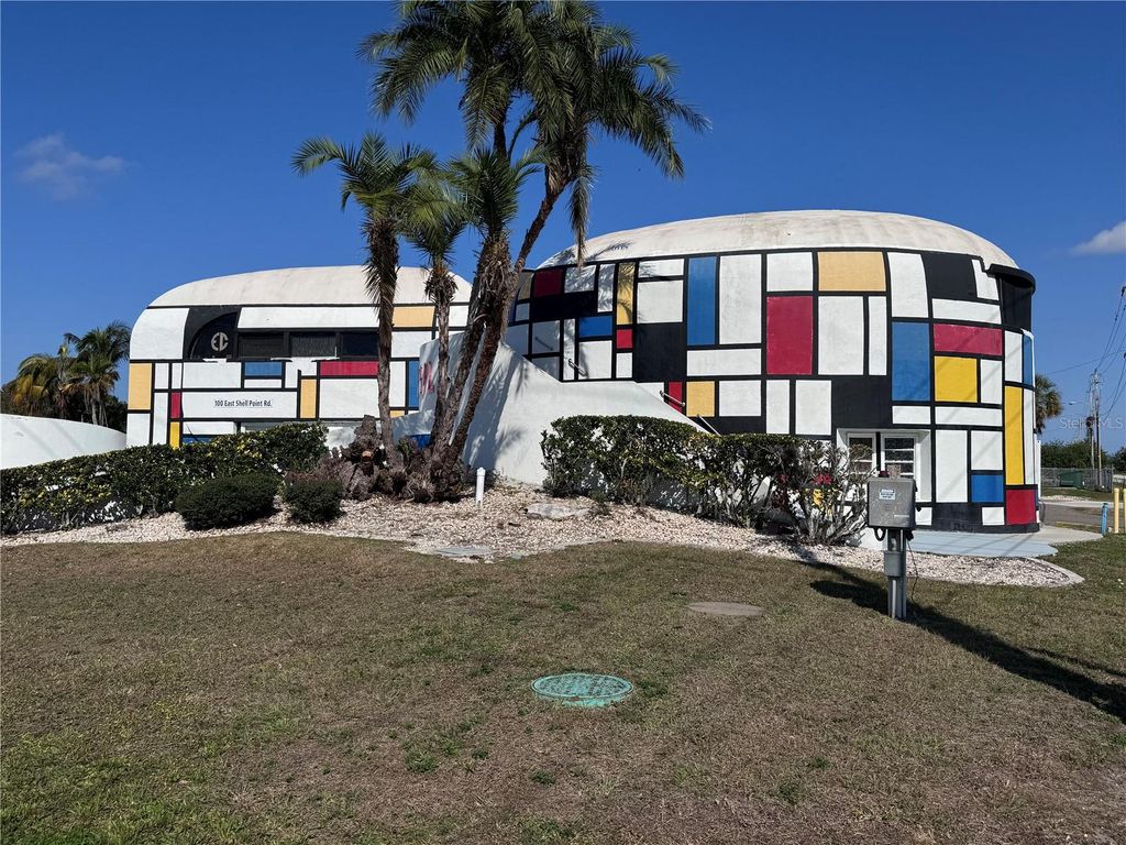 Photo of 100 E Shell Point Road, Ruskin, FL 33570 (MLS # TB8365795)