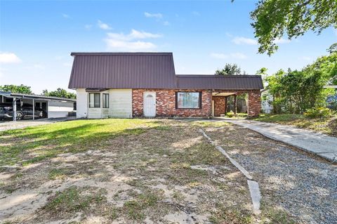 Photo of 1432 Richmond Avenue, Daytona Beach, FL 32117 (MLS # O6394666)