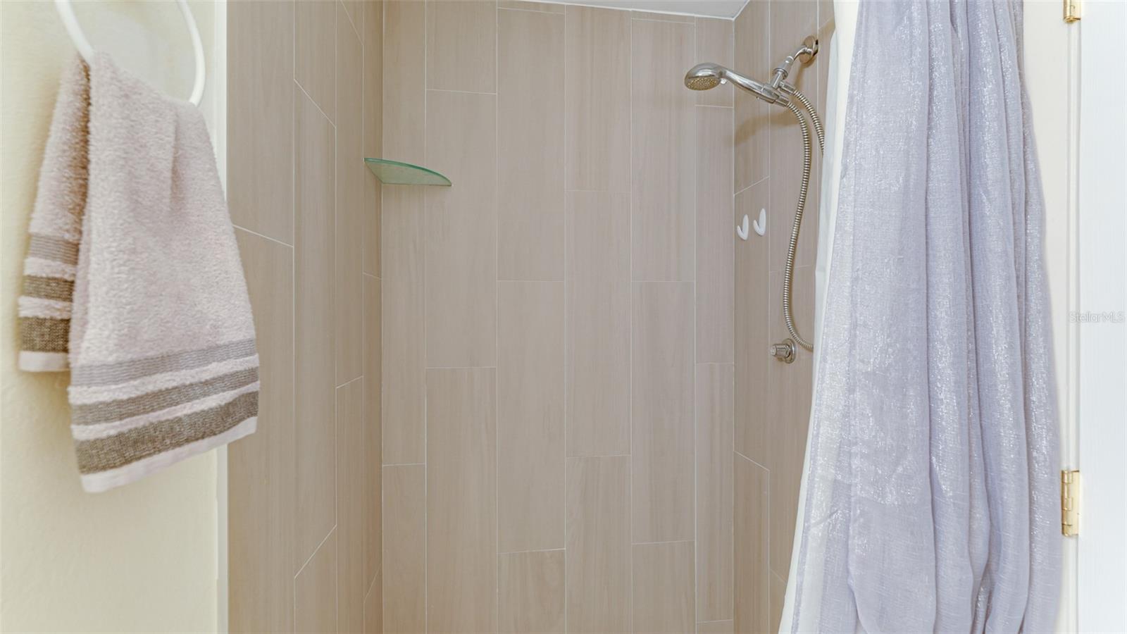 LAKE TIPPECANOE - Residential