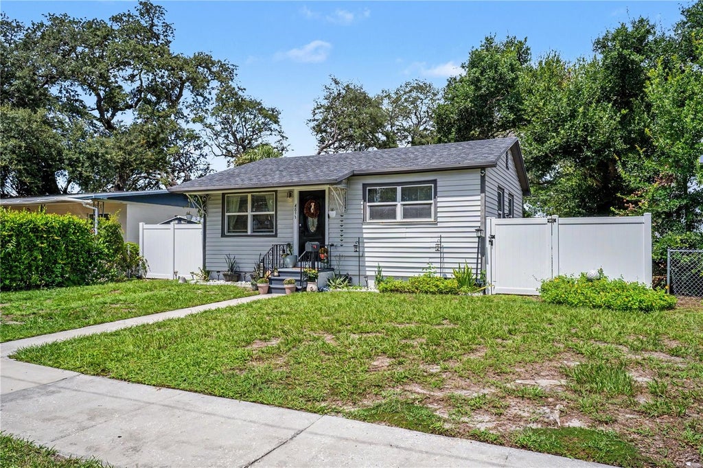 Photo of 4811 12th Avenue S, St Petersburg, FL 33711 (MLS # TB8548371)