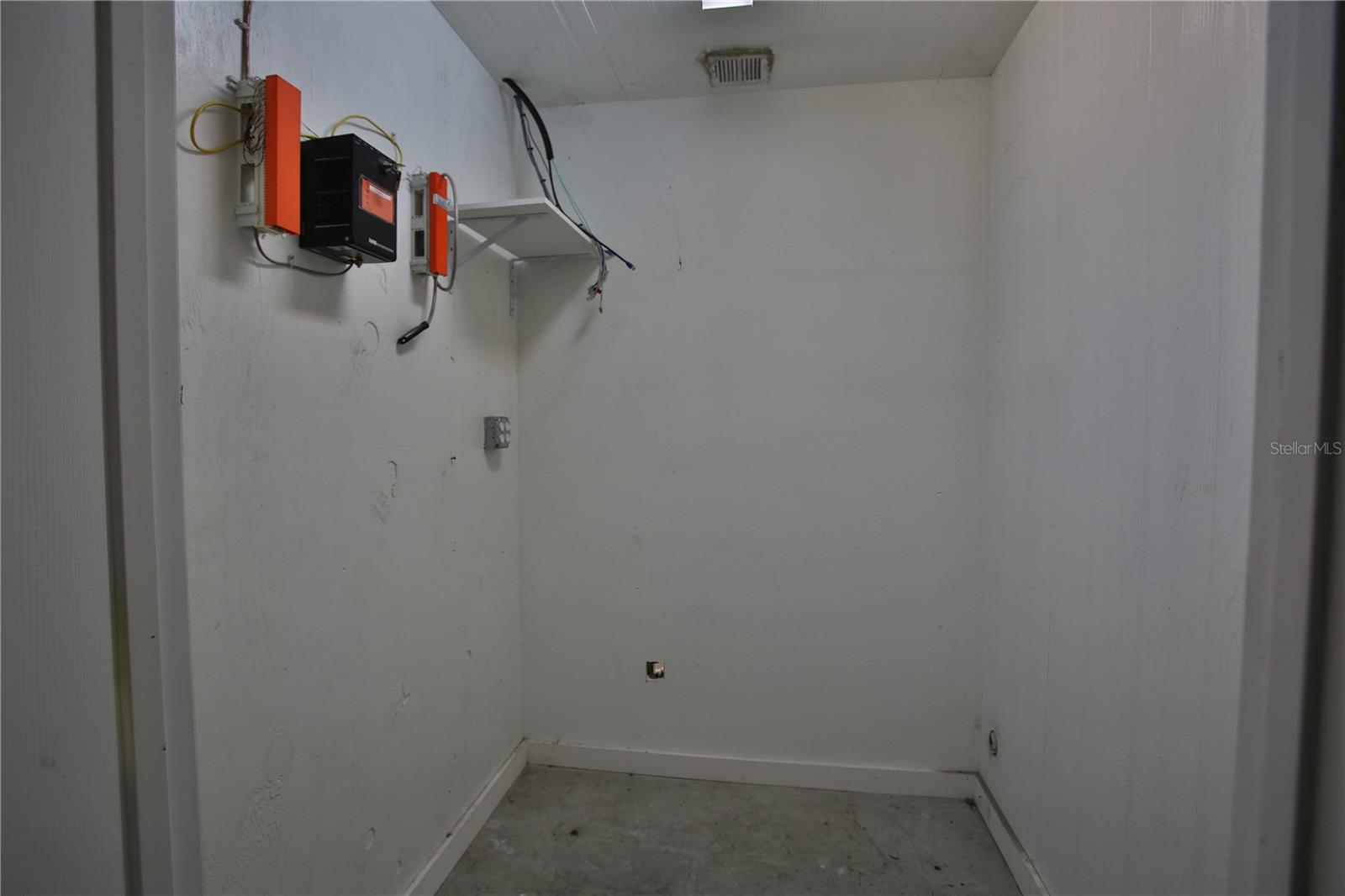 BELTWAY BUSINESS CENTER - Commercial Lease