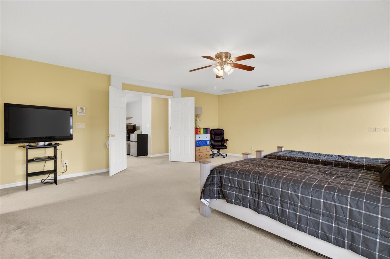 SOUTHERN FIELDS PH 02 - Residential