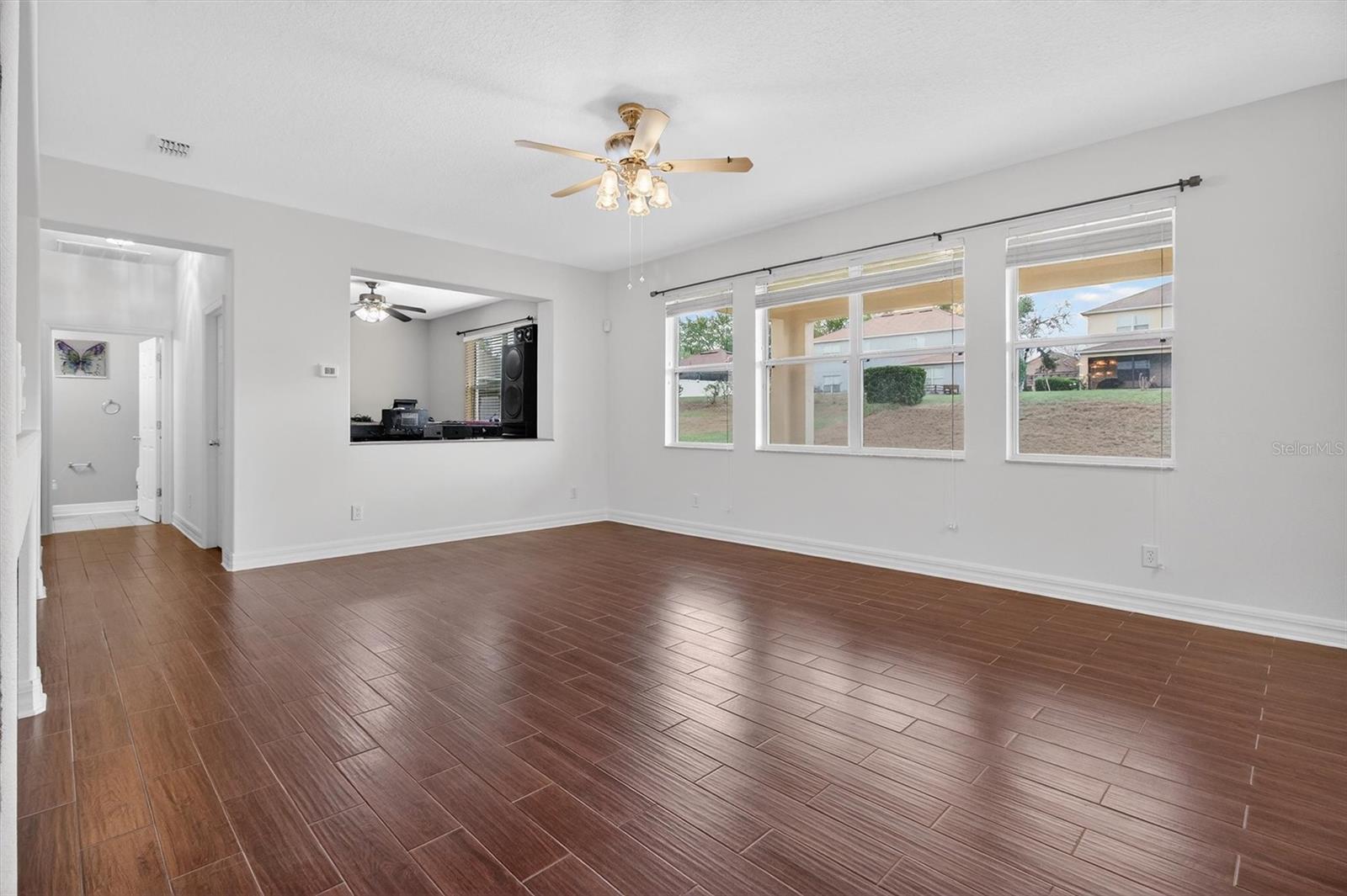 SOUTHERN FIELDS PH 02 - Residential