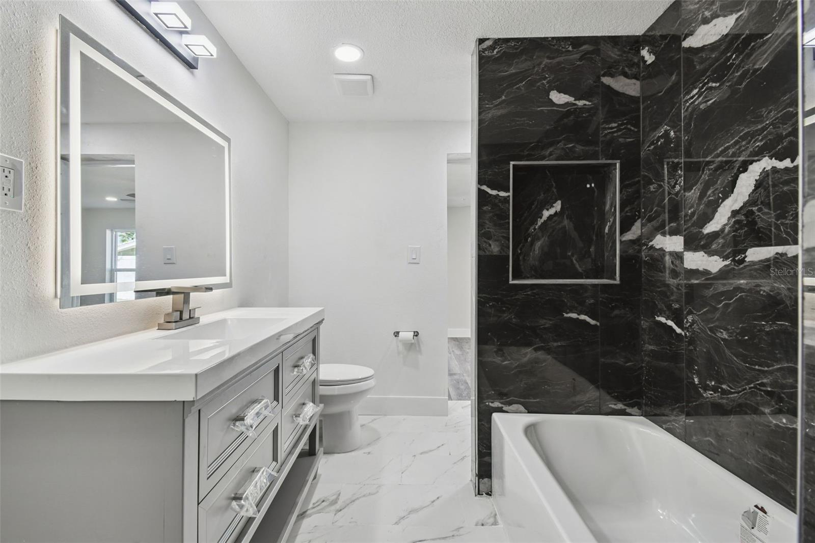 JASMINE LAKES - Residential