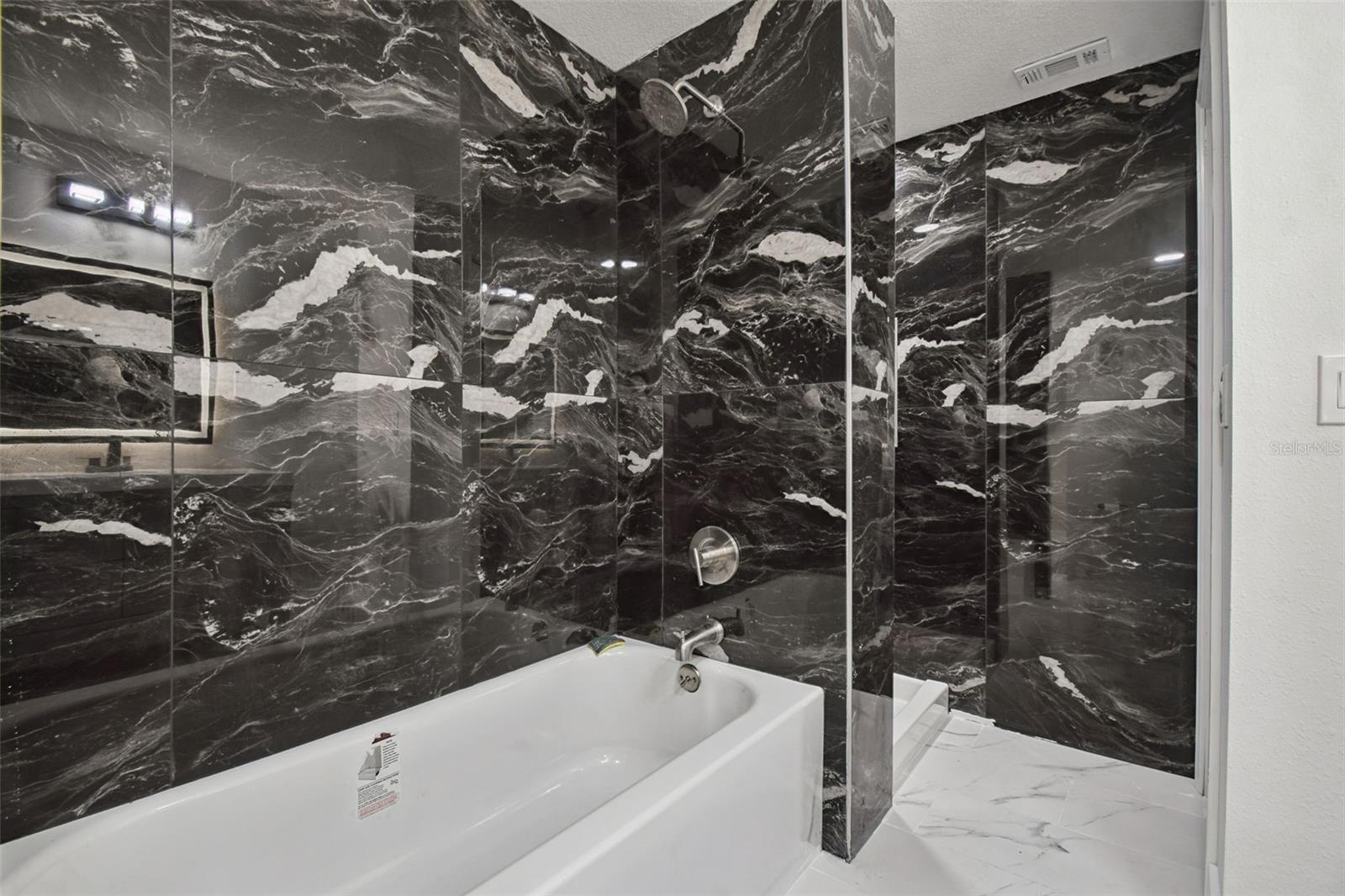 JASMINE LAKES - Residential