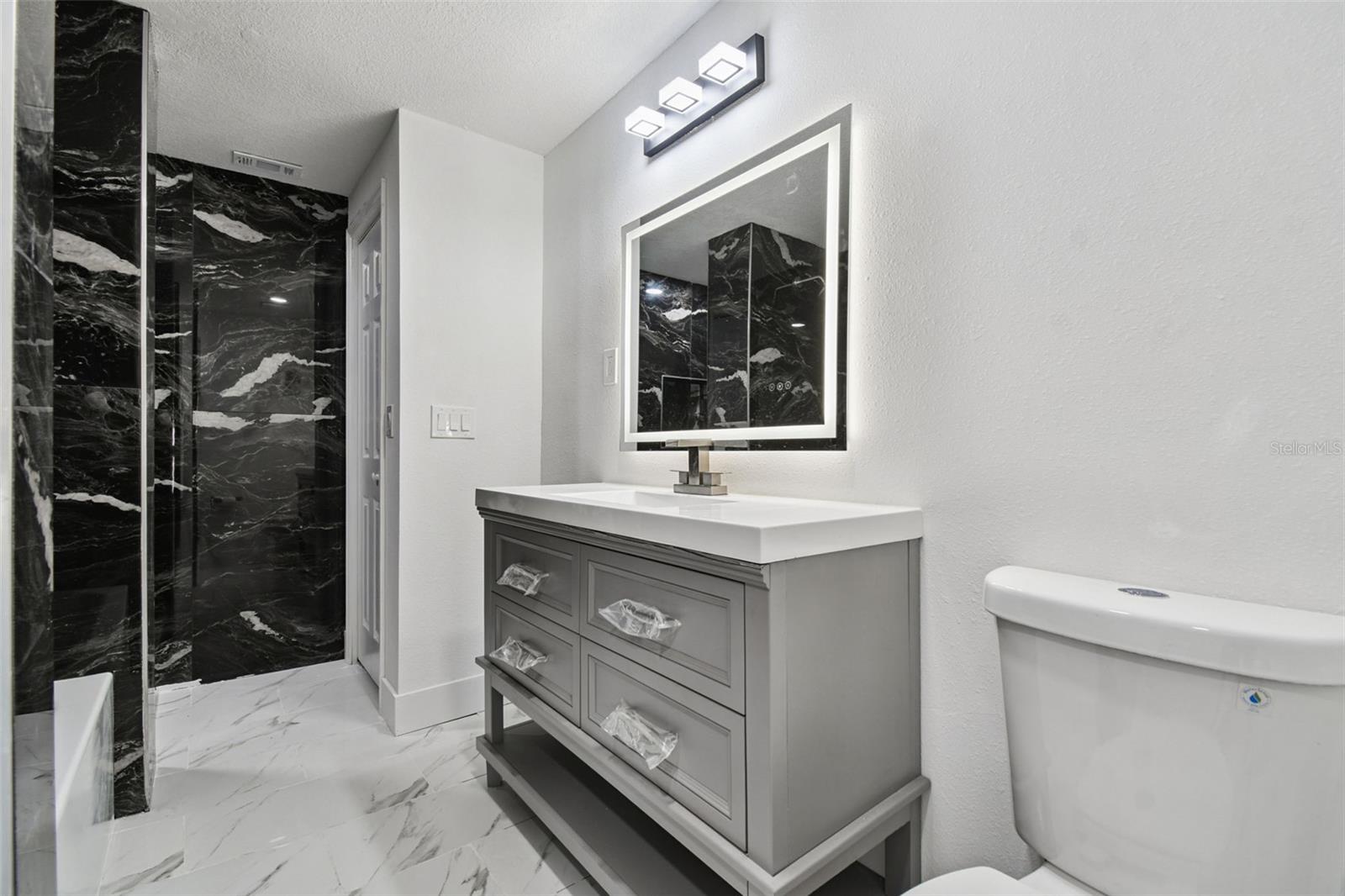 JASMINE LAKES - Residential