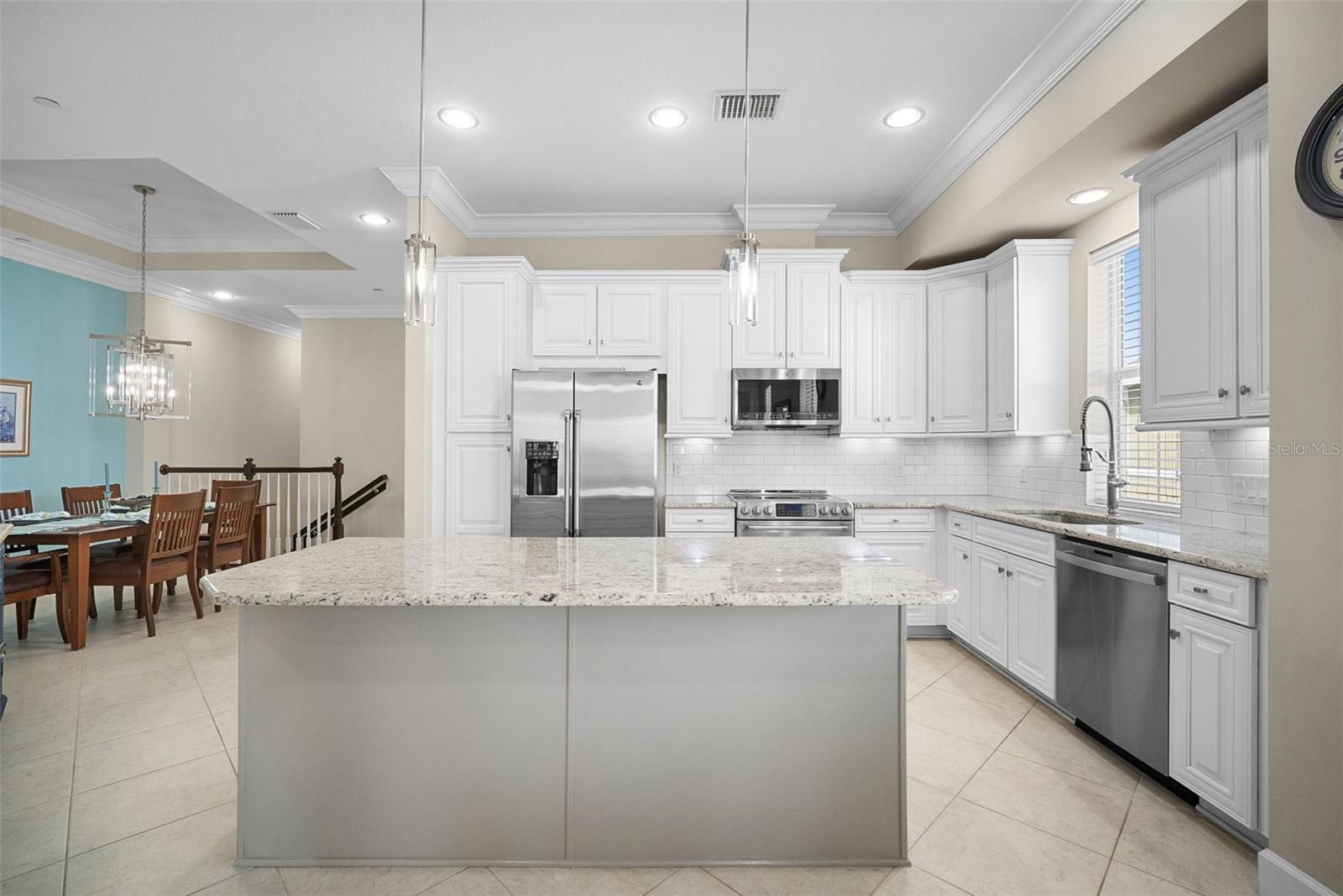 MANGROVE WALK ON HARBOUR ISLE PH 32 - Residential