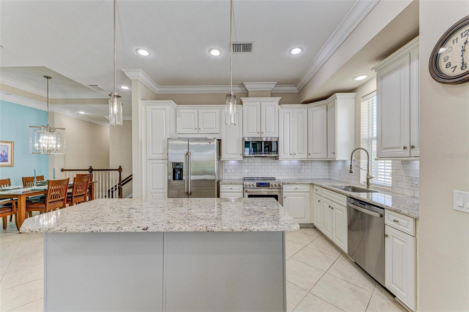 MANGROVE WALK ON HARBOUR ISLE PH 32 - Residential