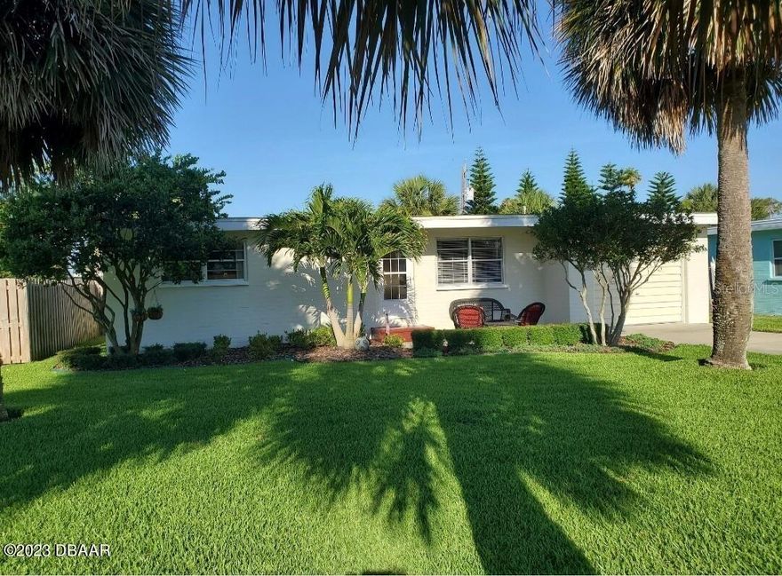 his house is ready for a new owner, what a super cute beachside home located 2 blocks from the beach and 1 block from the Intracoastal. House offers beautiful oak floors with updated kitchen and bathroom plus so much more. A must see ! ;Water: City