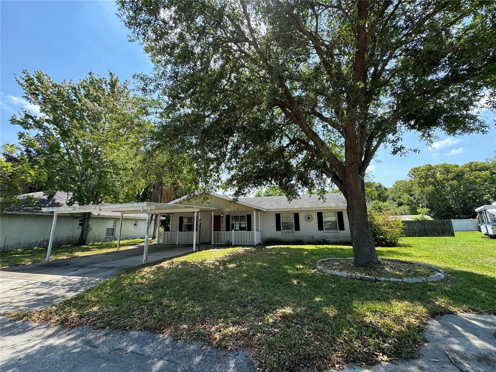 Perfect Investment property or First Time home owner. This quaint home sitting on almost a 1/4 acre is ready for your investor or First Time home buyer. This home features 3 beds 2 baths, all time, stainless steel appliances with updated Bathroom and ceiling fans. No hoa with an almost 1/4 acre lot, leaves open to possibilities. Centrally located and close to major highway and all shopping areas. Lakeland and legoland are nearby. Come and take a look at this home that is priced to sell, best price around.