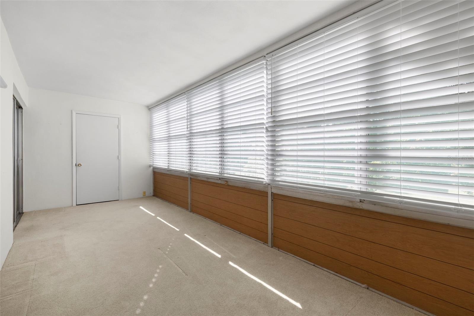 DOUGLAS ARMS - Residential