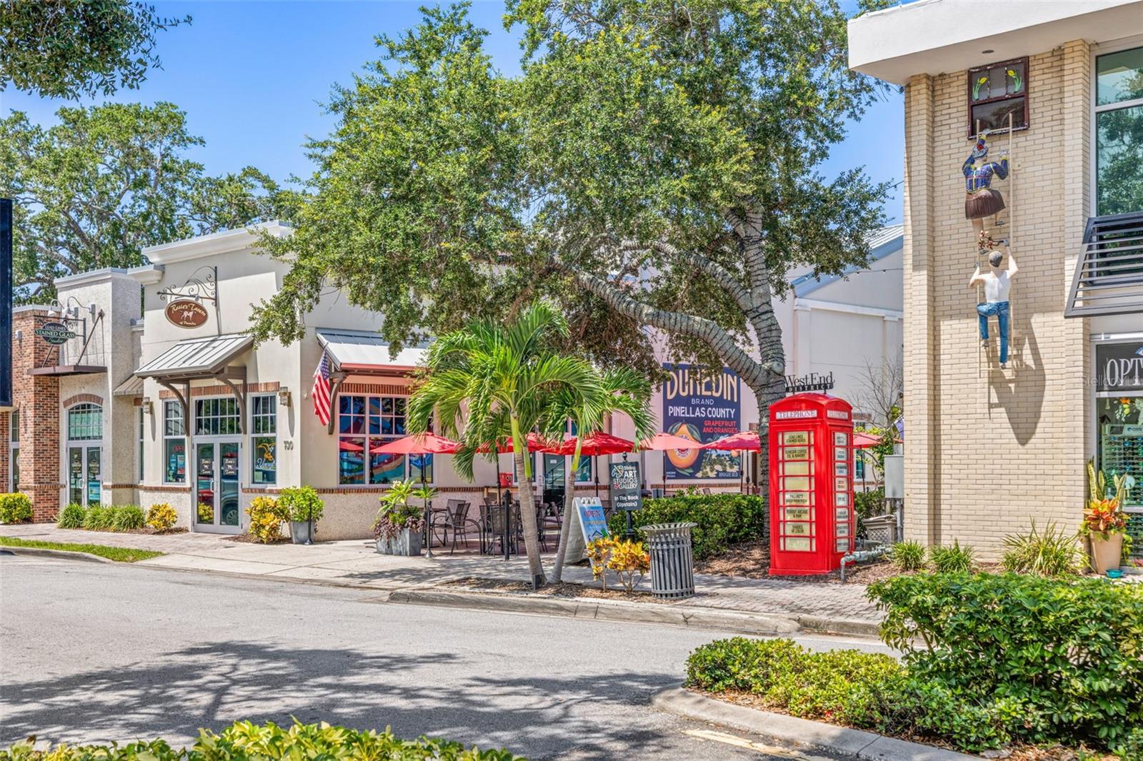 DOUGLAS ARMS - Residential