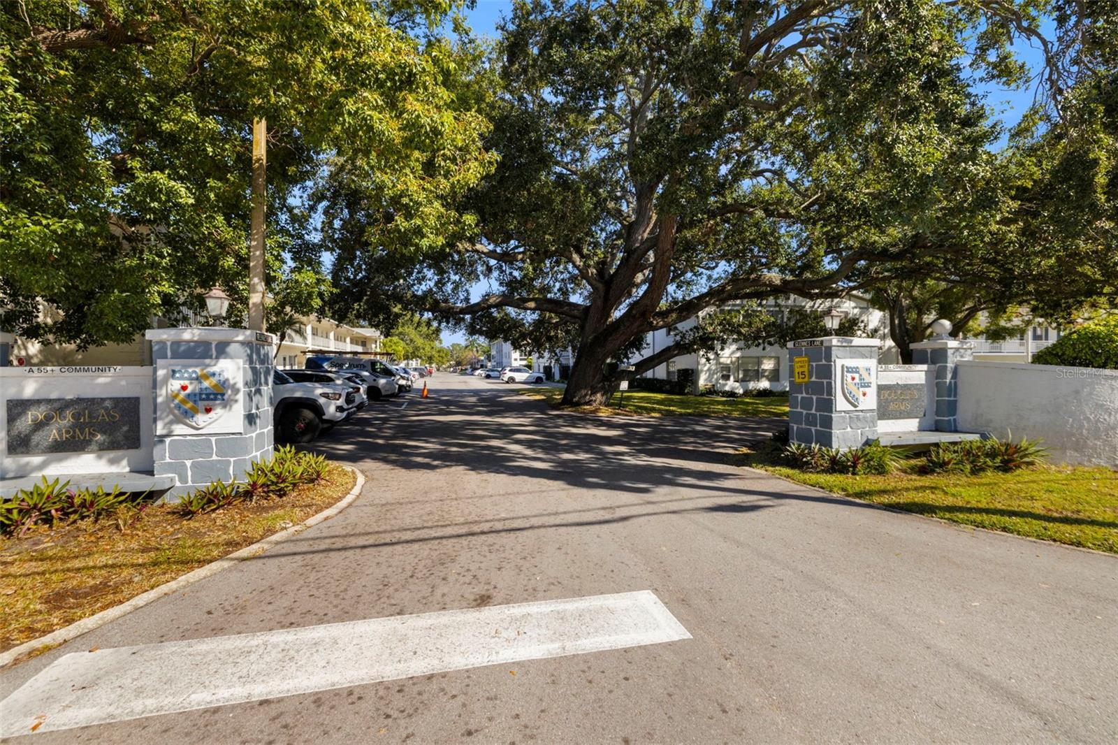 DOUGLAS ARMS - Residential