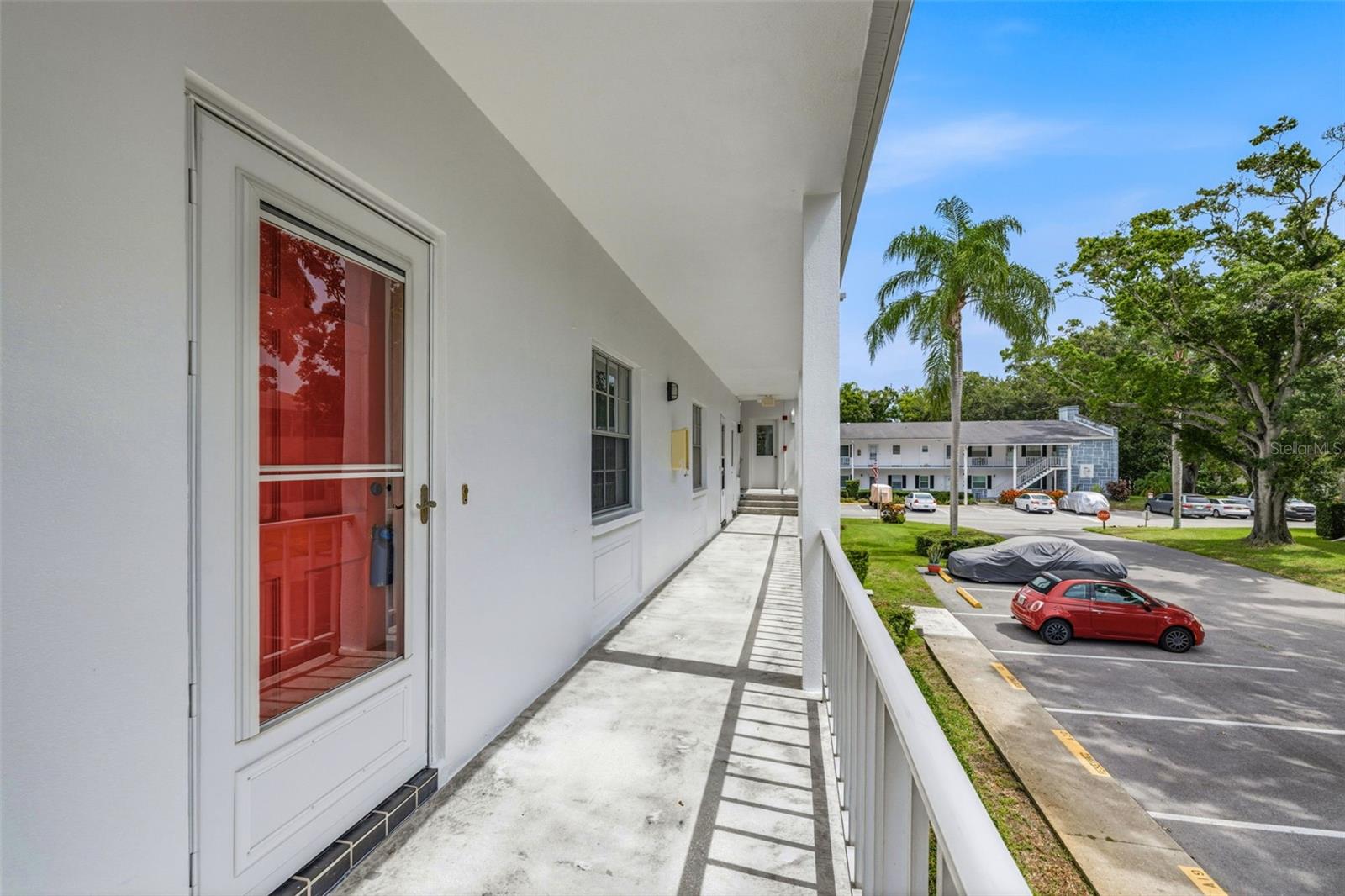400 GLENNES LANE 206