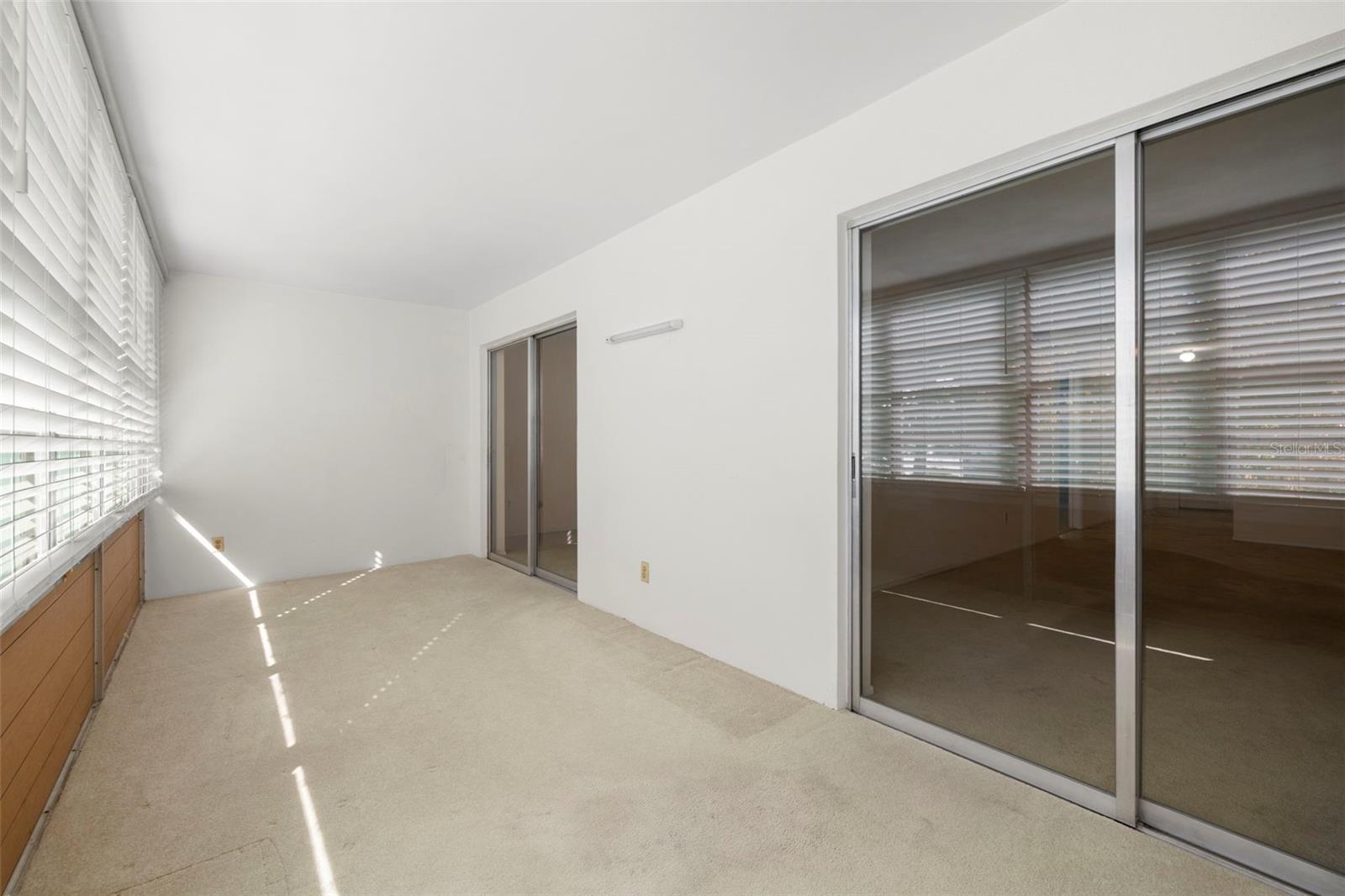 DOUGLAS ARMS - Residential