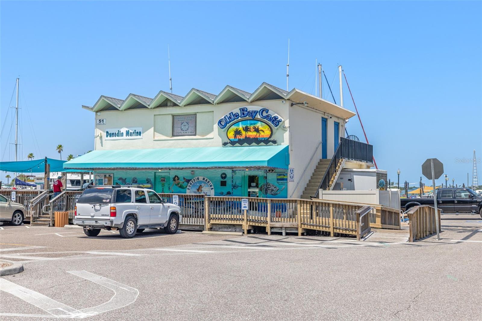 DOUGLAS ARMS - Residential