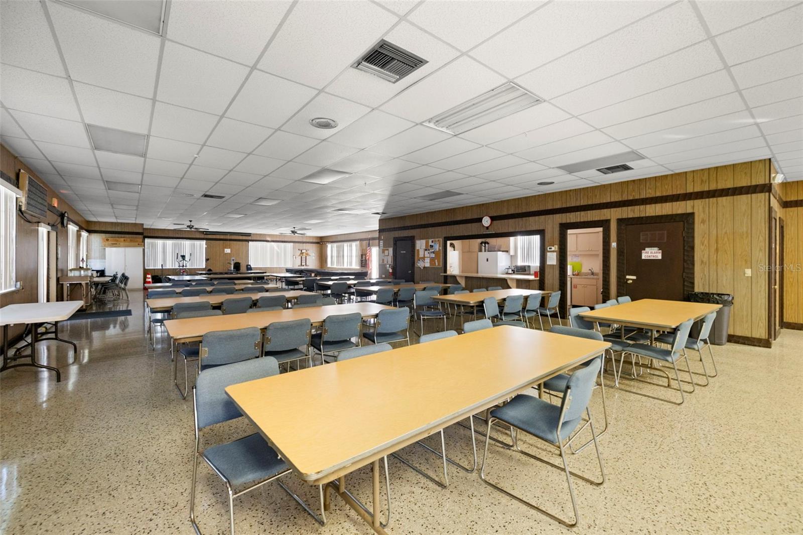 DOUGLAS ARMS - Residential