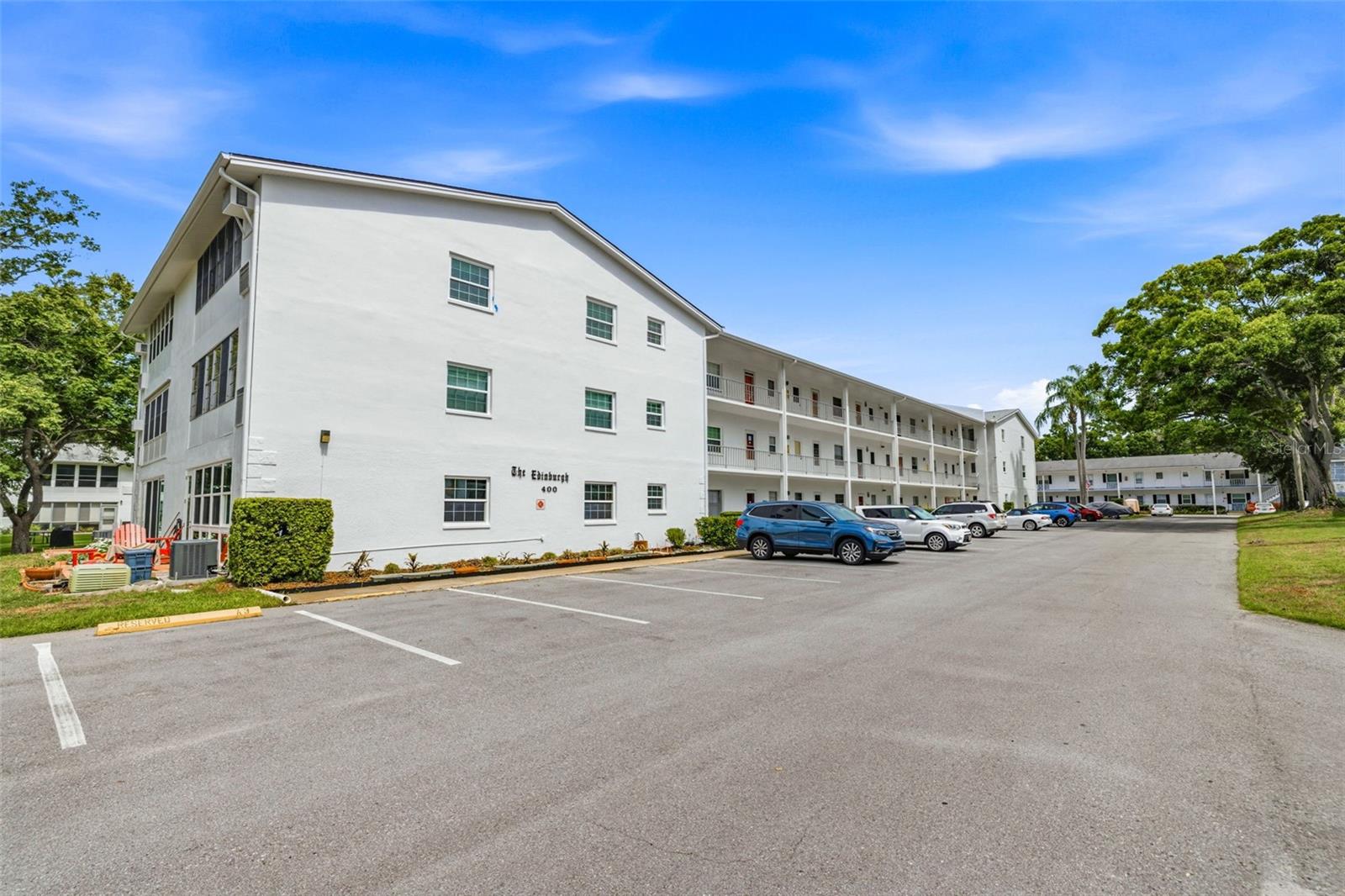 400 GLENNES LANE 206