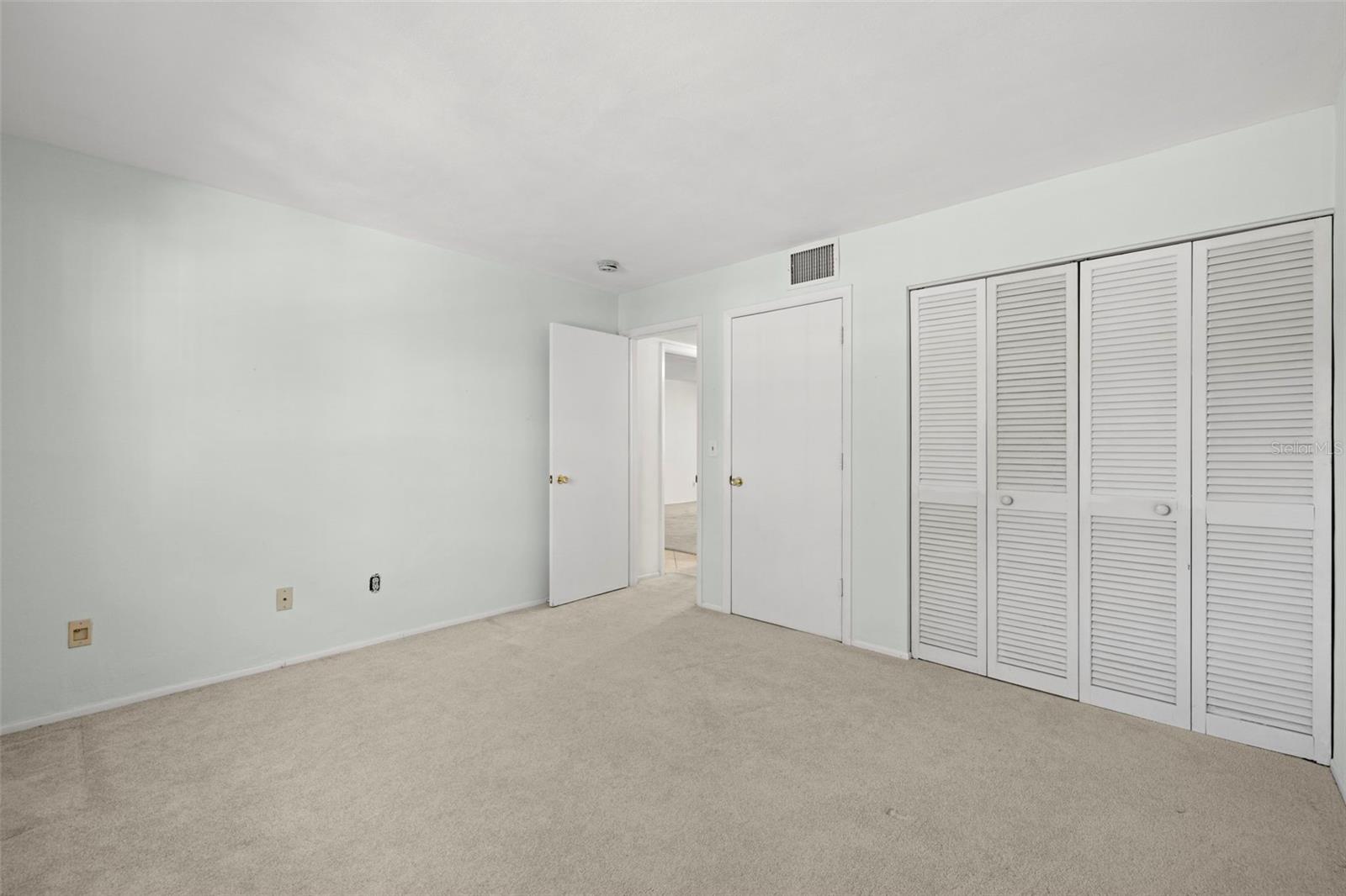 DOUGLAS ARMS - Residential