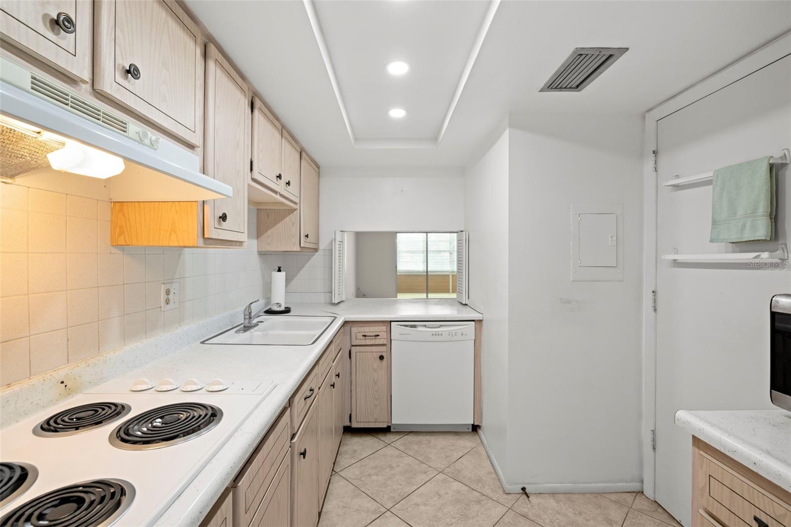 DOUGLAS ARMS - Residential