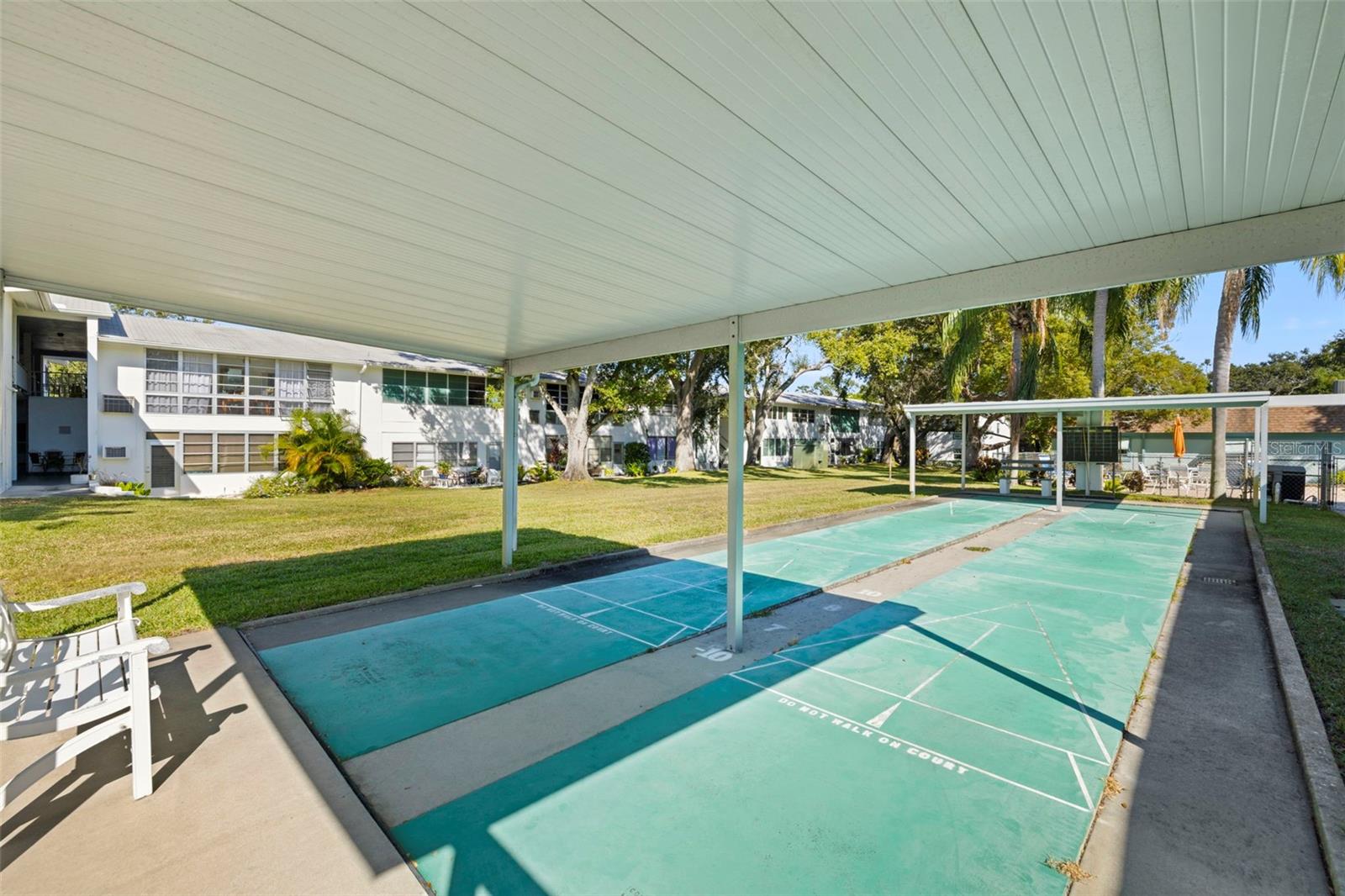 DOUGLAS ARMS - Residential