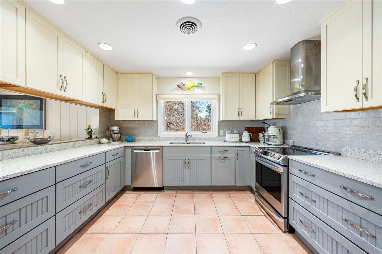 HERON LAGOON LODGES - Residential