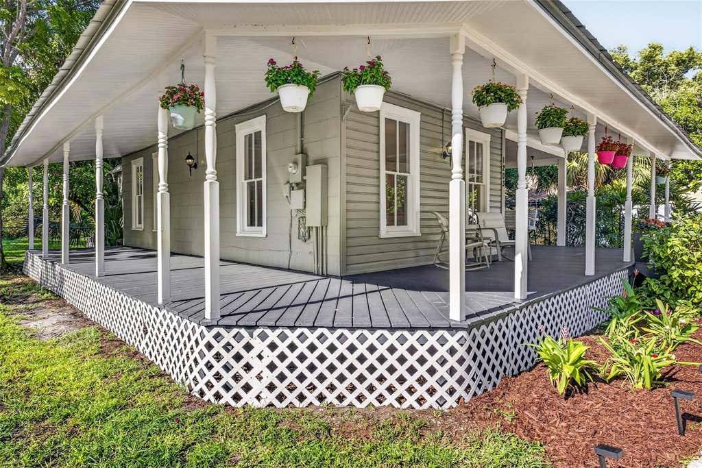 Photo of 1203 E Chelsea Street, Tampa, FL 33603 (MLS # TB8537265)