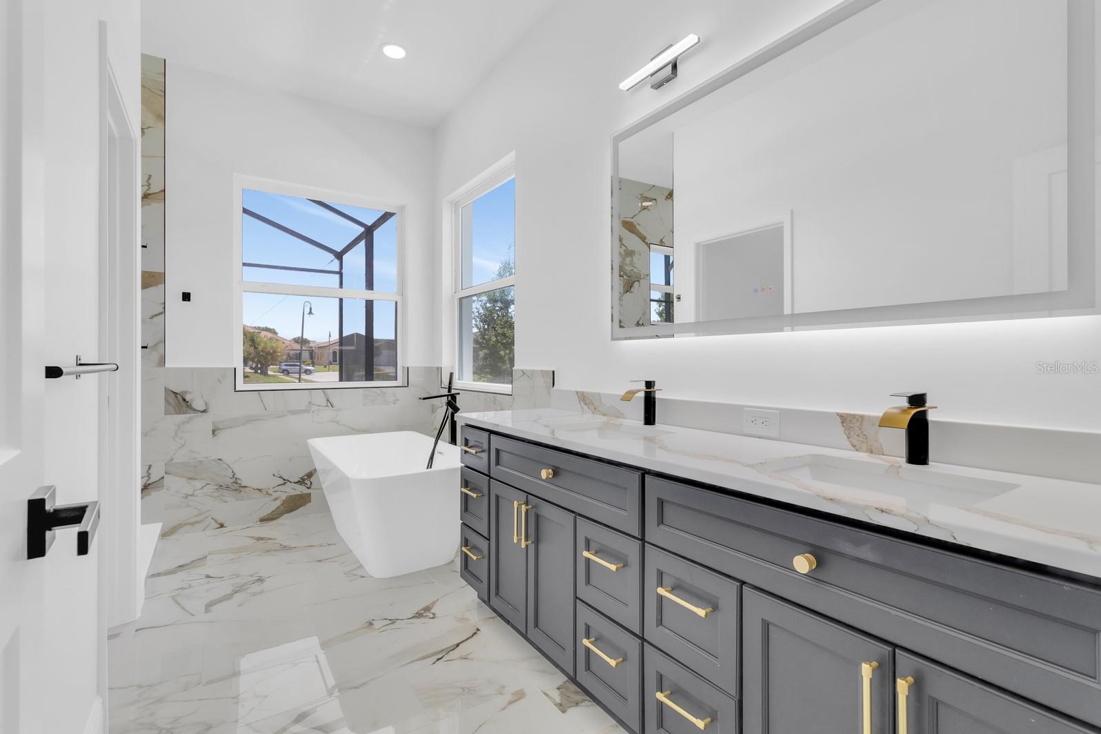 VILLA SORRENTO - Residential