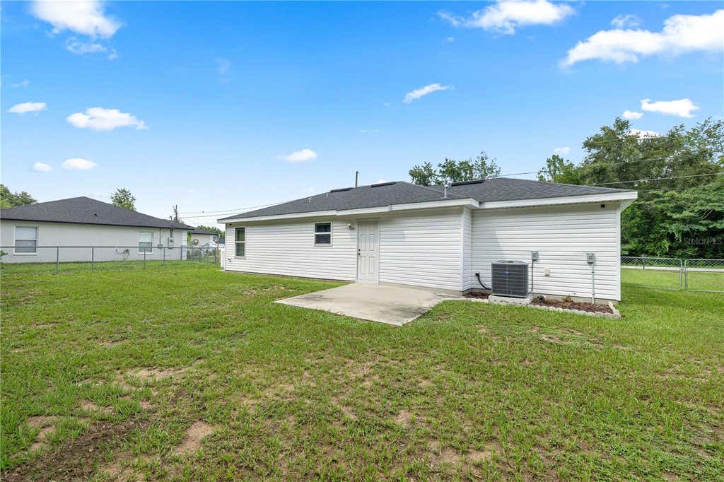 Photo of 94 Willow Road, Ocala, FL 34472 (MLS # OM729429)