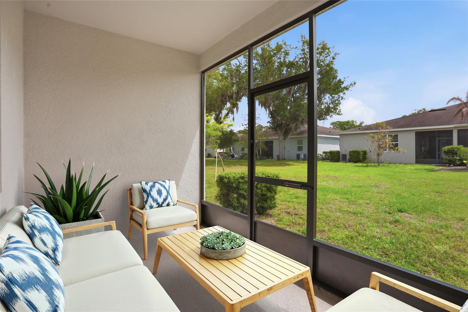 OAKTREE POINTE VILLAS - Residential