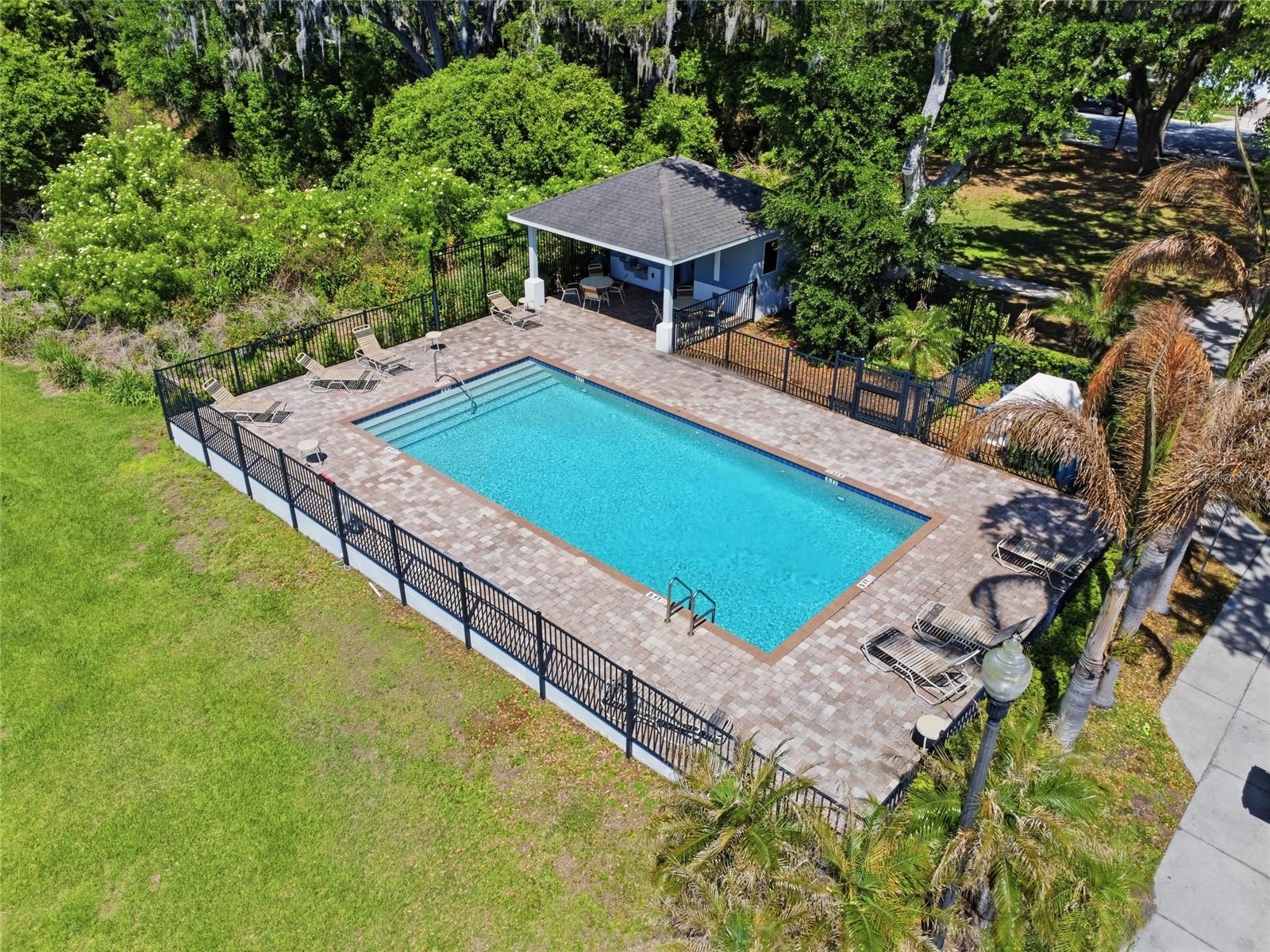 OAKTREE POINTE VILLAS - Residential