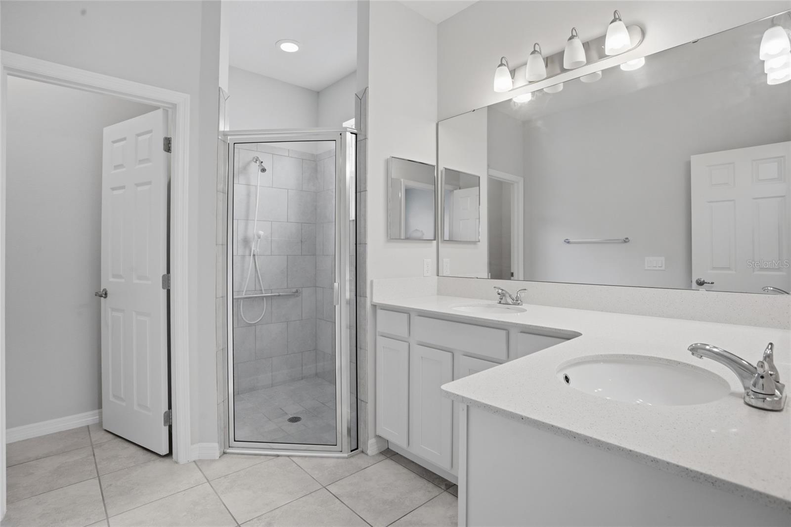 OAKTREE POINTE VILLAS - Residential