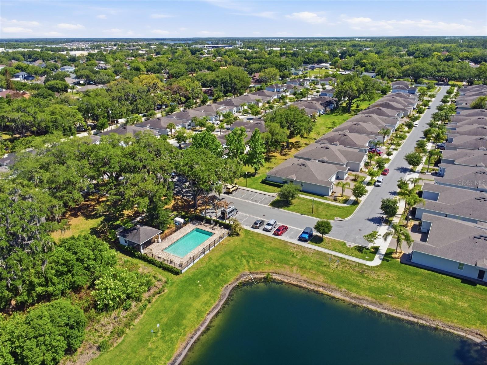 OAKTREE POINTE VILLAS - Residential