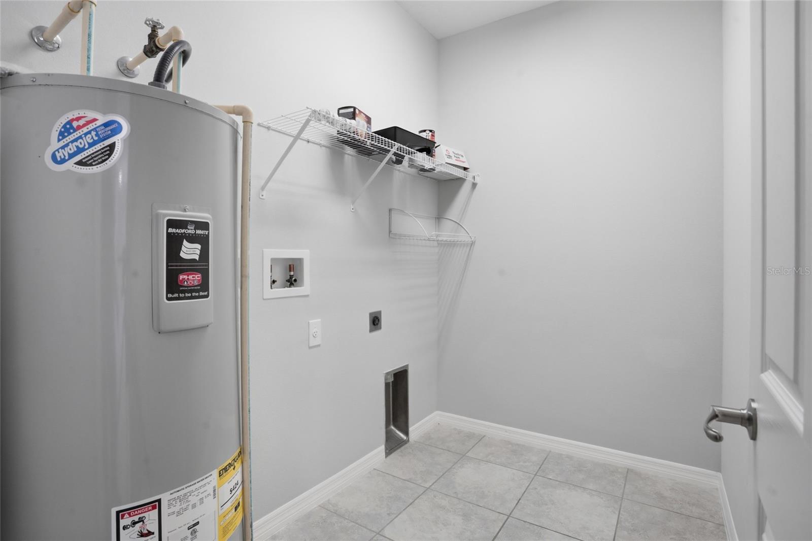 OAKTREE POINTE VILLAS - Residential