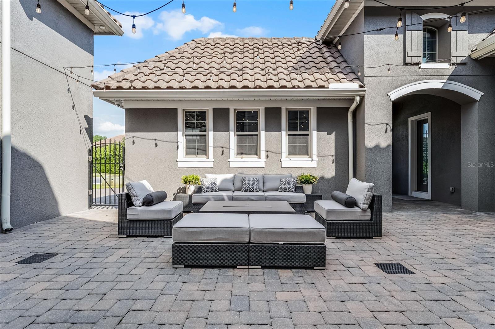 3863 GRASSLAND LOOP