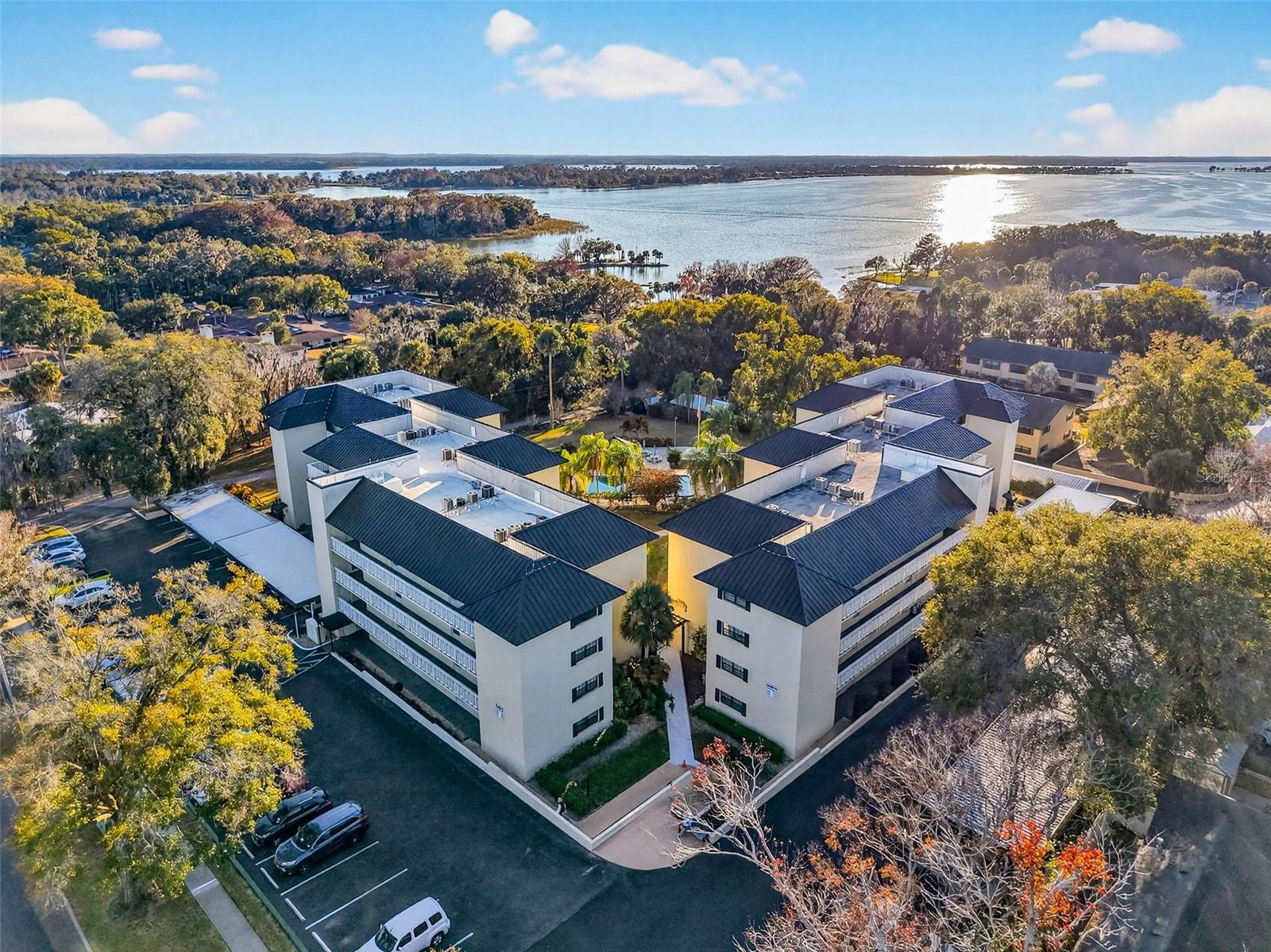 101 N GRANDVIEW STREET 206