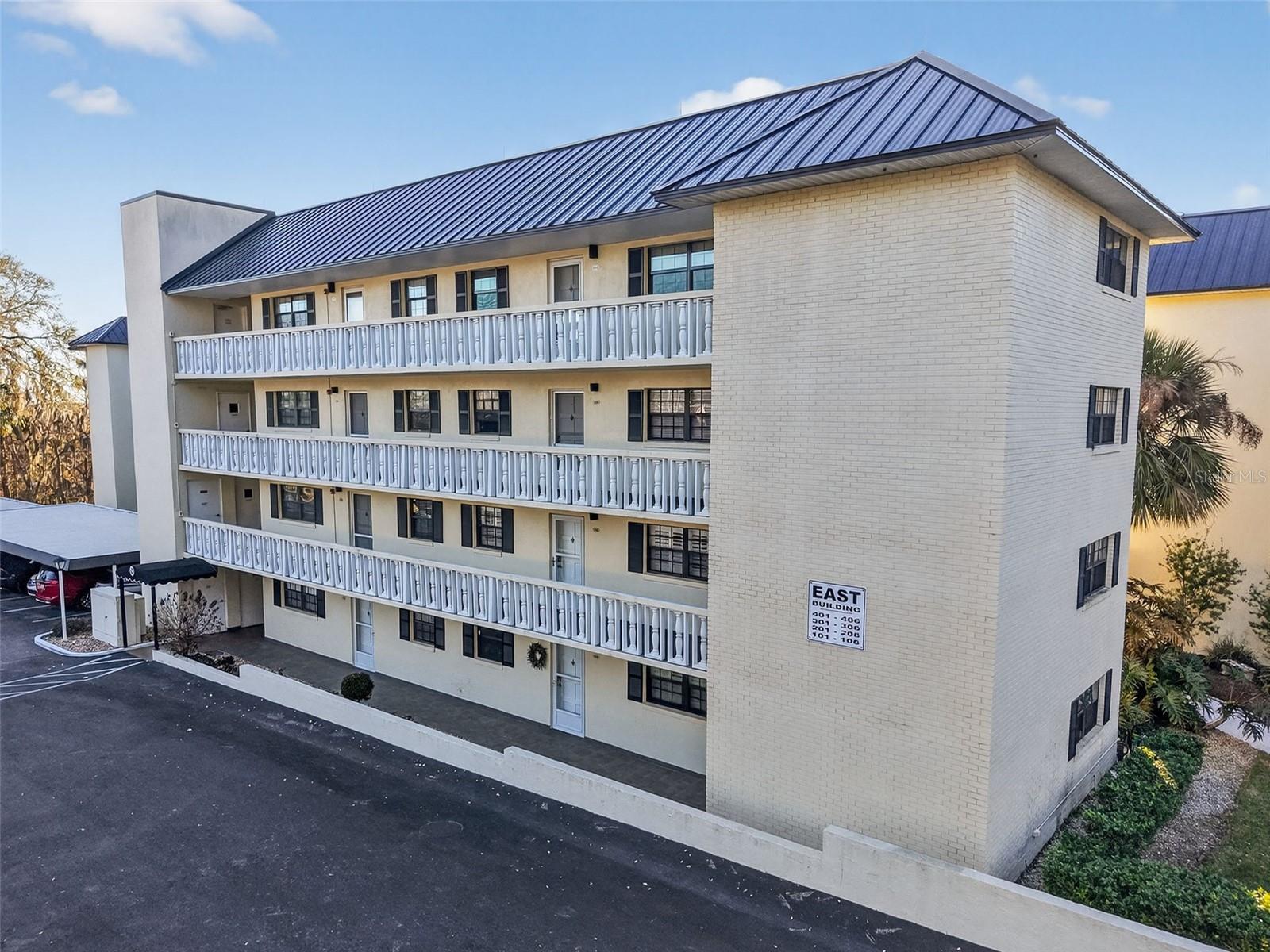 MOUNT DORA SOUTHERN OAKS CONDO - Residential