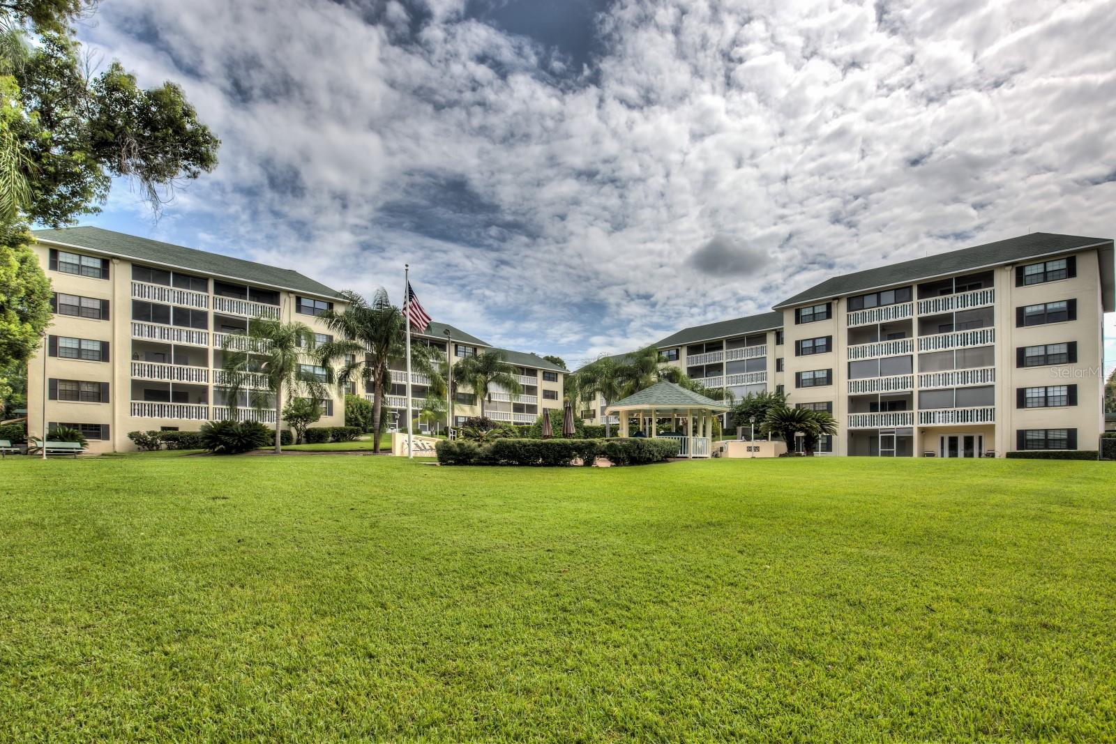 MOUNT DORA SOUTHERN OAKS CONDO - Residential