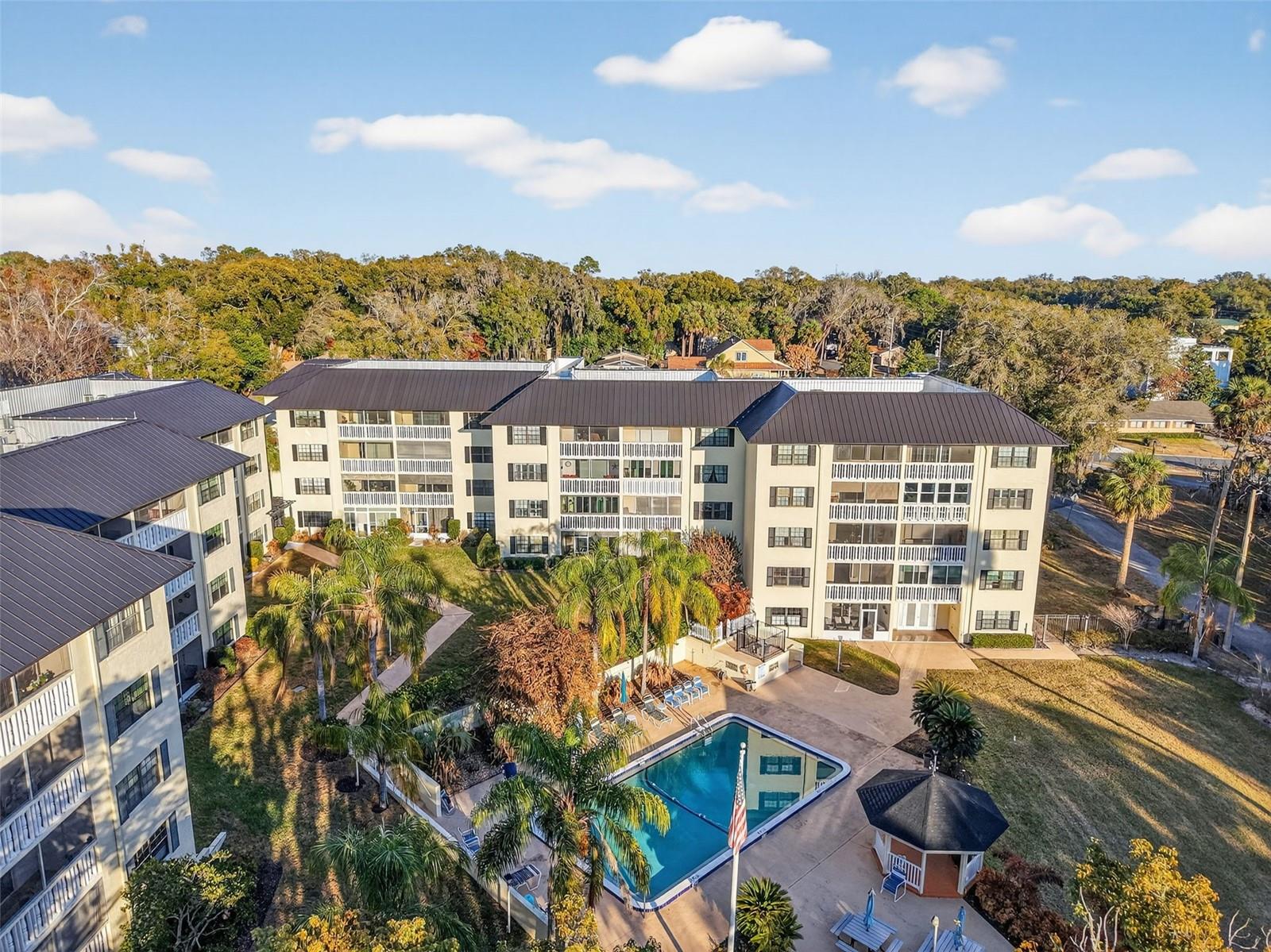 MOUNT DORA SOUTHERN OAKS CONDO - Residential